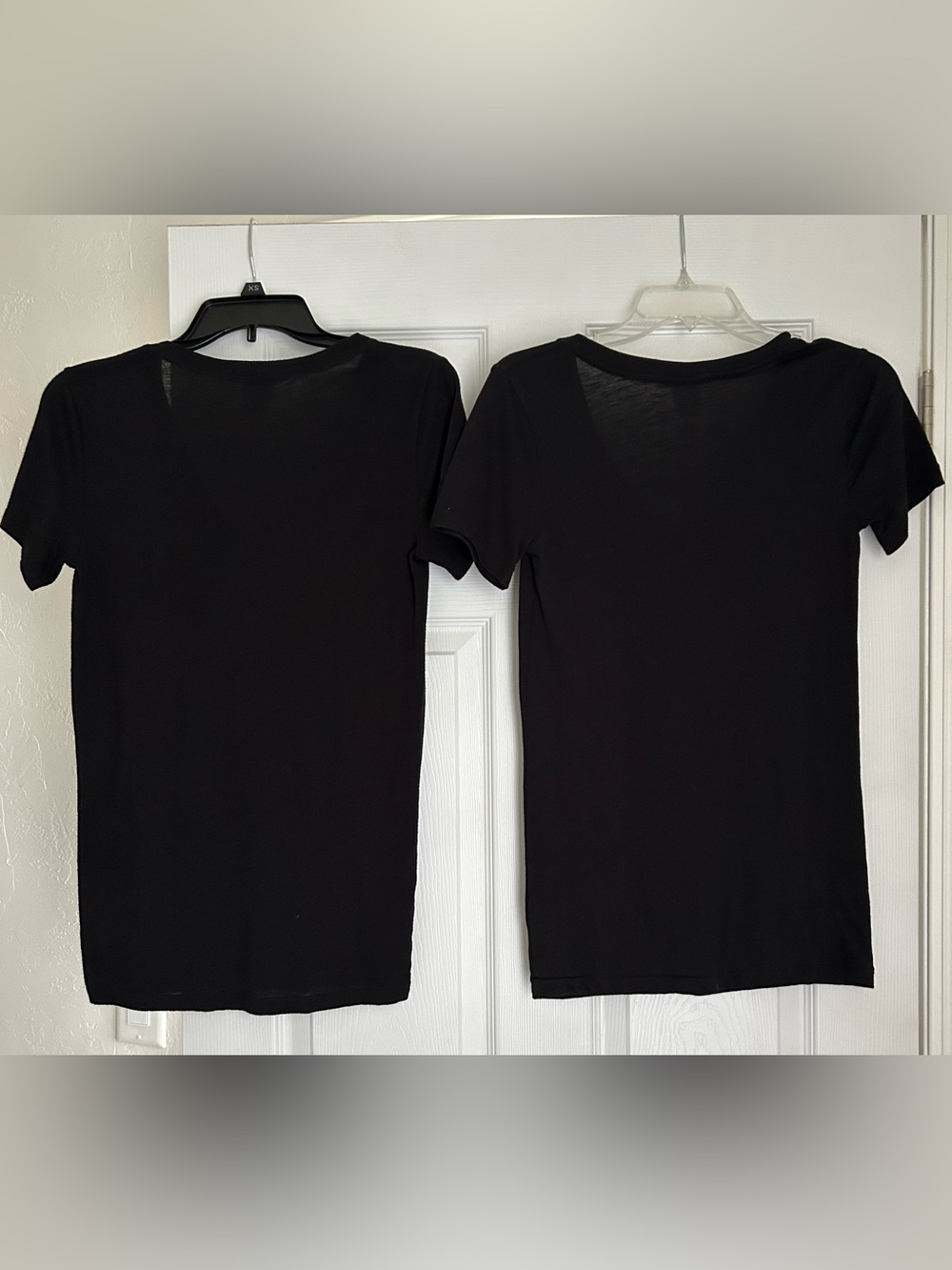 PINK by Victoria's Secret 2 Black LOVE PINK V-Neck Tees XS S - Picture 2 of 5